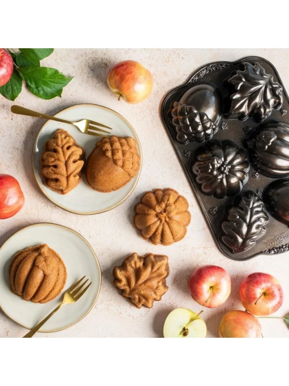 Autumn Treats Baking Pan - Nonstick Bronze Bakeware for Fall Desserts